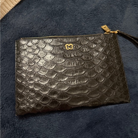 Eric Javits Handbags - Eric Javits Snake Skin Black Clutch with Gold Zipper Clutch 9x6